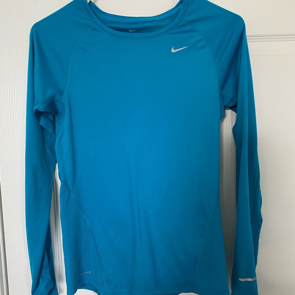 NIKE DRI FIT LONG SLEEVE